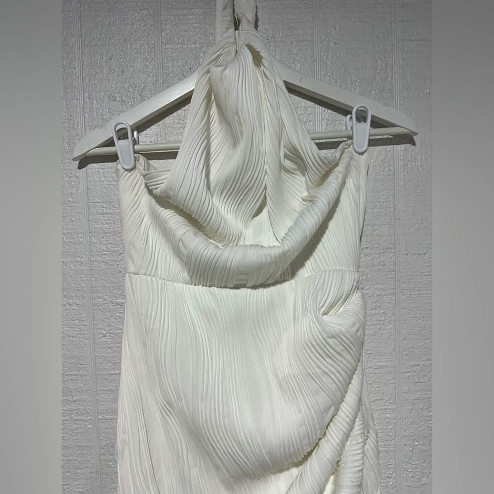 Elegant White Halter Maxi Dress - Picture 3 of 13